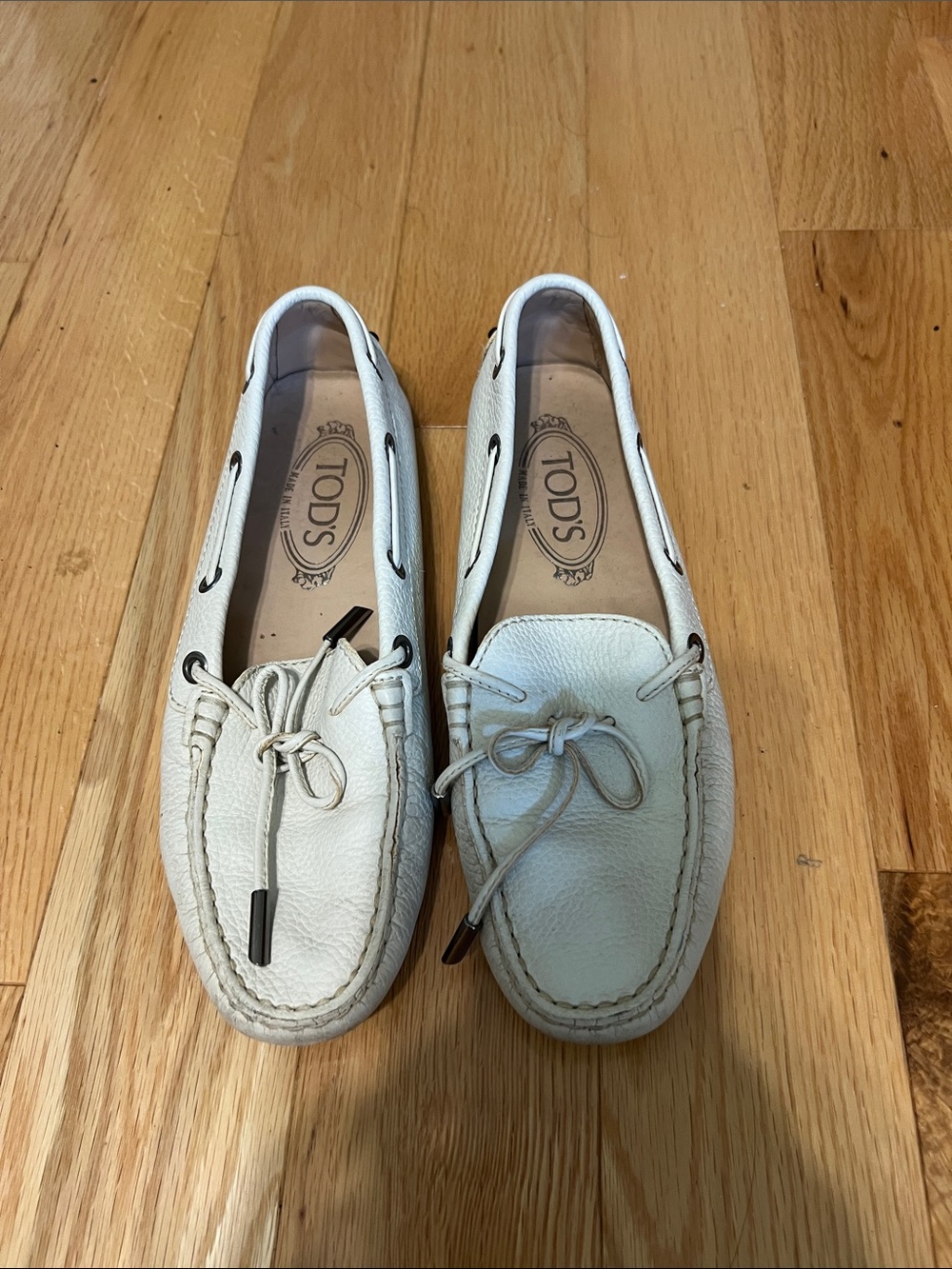 Tod's Cream Pebbled Leather Driving Loafers